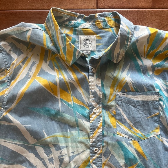 O’Niell Button Up Shirt - Picture 2 of 3